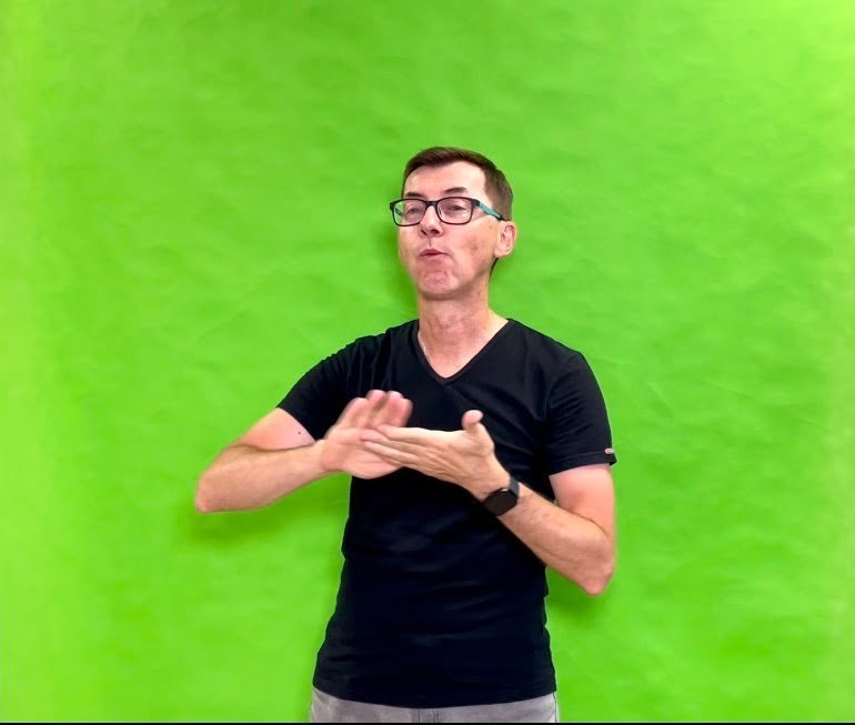 Tłumacz języka migowego podczas nagrania
